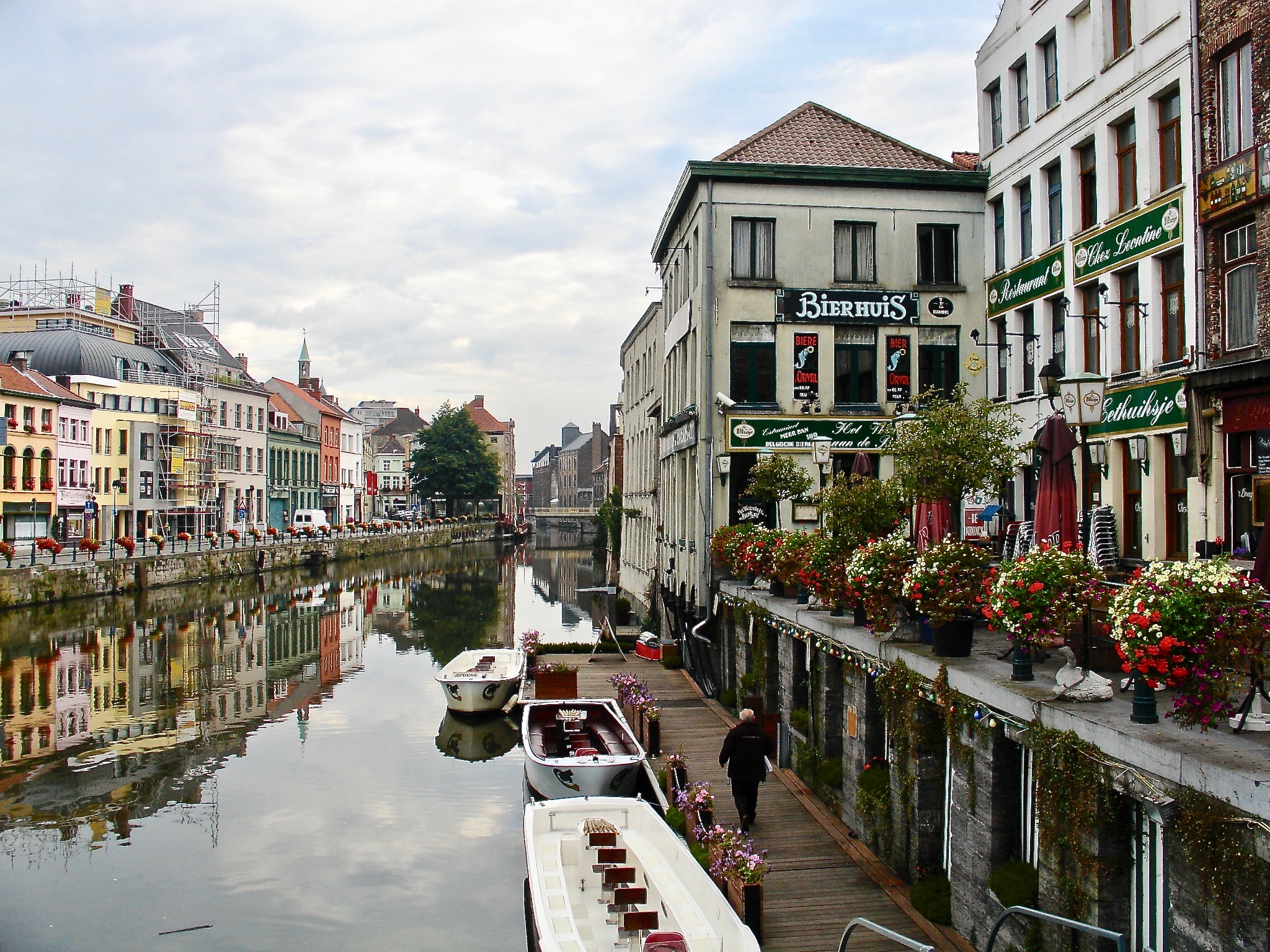 there-are-over-2000-miles-of-navigable-canals-in-the-uk-many-are